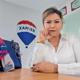 Martha Hernández 